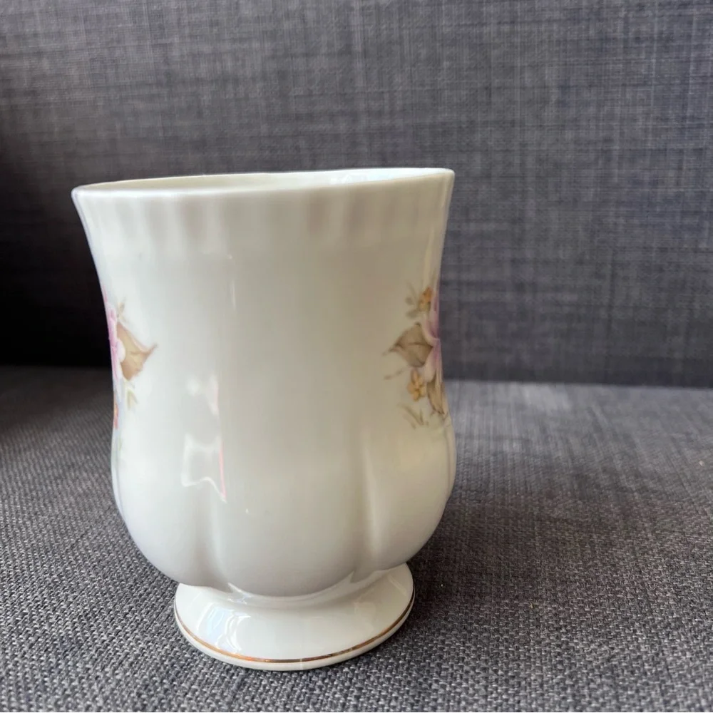 Crown Ceramics LTD India Charming Pink Floral Mug vintage - Picture 3 of 9